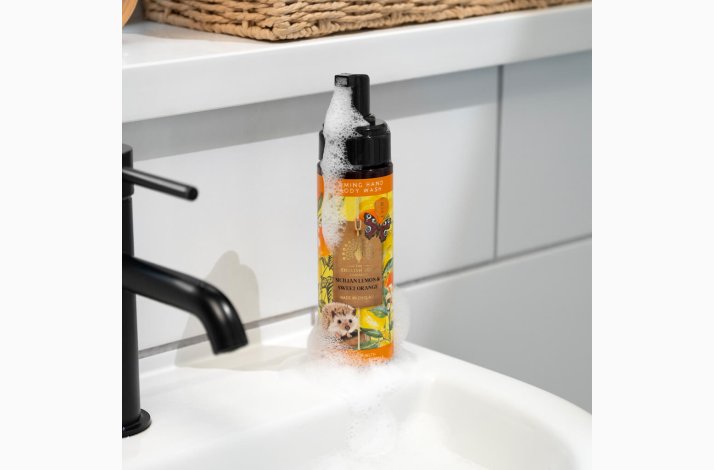 Skumh�nds�be � Sicilian Lemon &amp; Sweet Orange - med aloe vera &amp; vitamin E � 200 ml, The English Soap Company