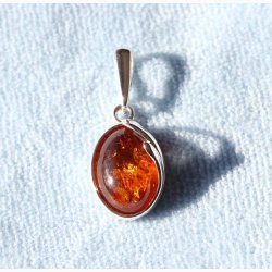 Ovalformet rav i slvbnd vedhng - Ravsmykke