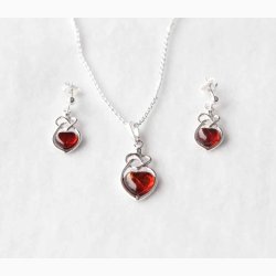 Smykkest med Ravhjerte i slvbnd i slvkde og reringe - Ravsmykke