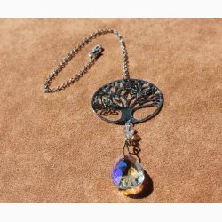 Livets tr i krystalsnor og regnbuedrbe i klart glas, ophng i metaltrd med krog