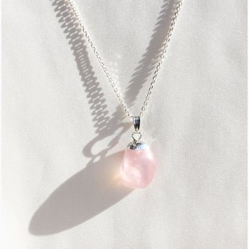 Rosakvarts med metalhtte - krystal vedhng