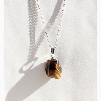 Tigerje med metalhtte - krystal vedhng