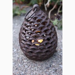 Koglelanterne i stbejern til fyrfadslys